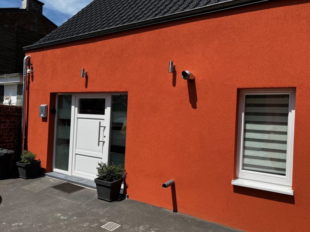 Rubis - Entrée privative avec boite à clef et parking privatif juste en face