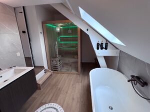 Saphir - Salle de bain avec Sauna pour se relaxer après une journée intense