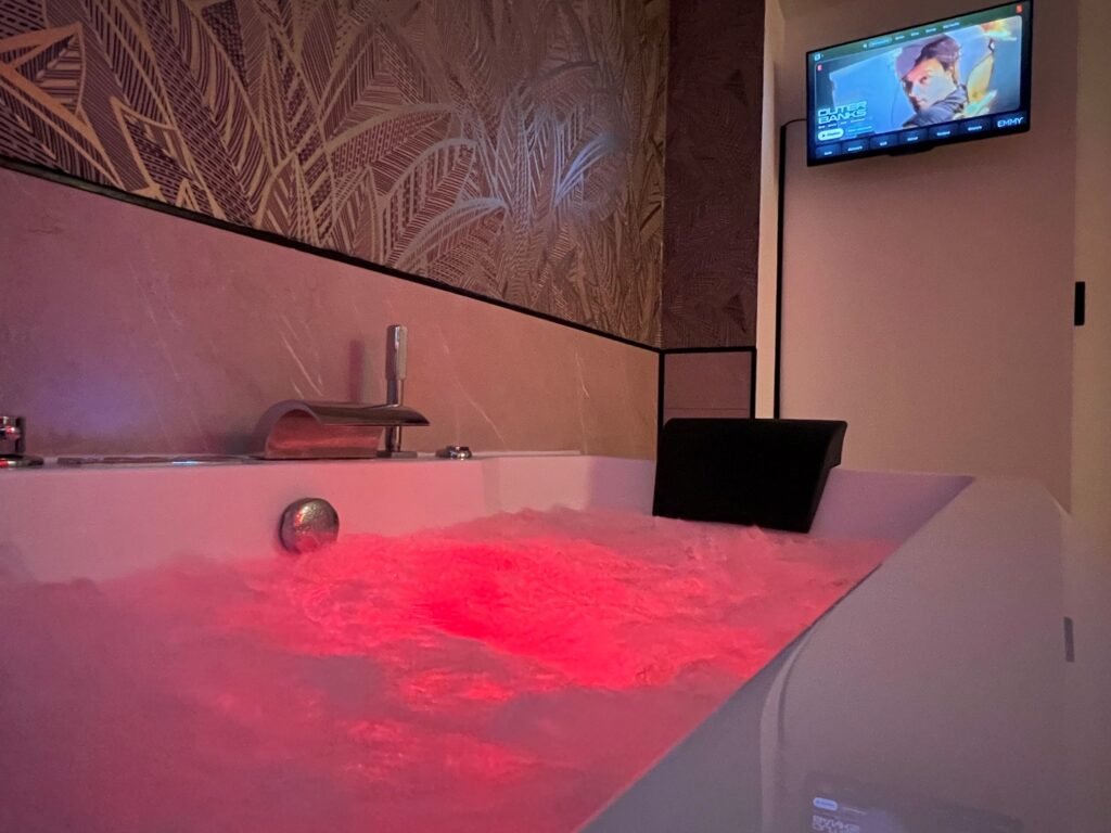 Emeraude - Salle de bain avec Sauna pour se relaxer après une journée intense