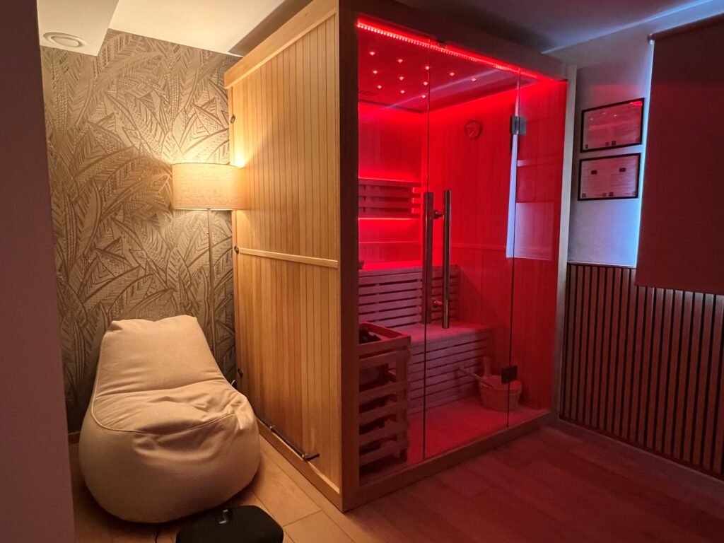 Emeraude - Salle de bain avec Sauna pour se relaxer après une journée intense