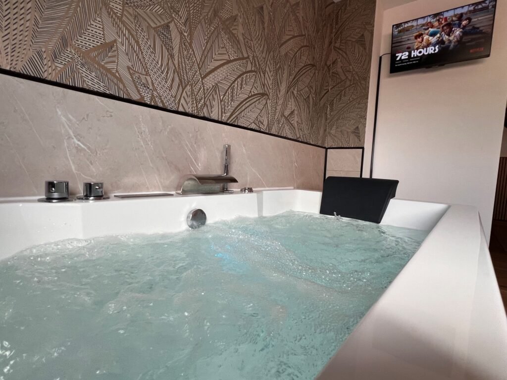 Emeraude - Salle de bain avec Sauna pour se relaxer après une journée intense