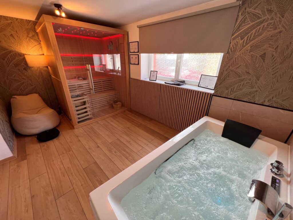 Emeraude - Salle de bain avec Sauna pour se relaxer après une journée intense